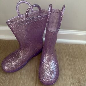 12T purple glitter rain boats. Good condition. Barely worn